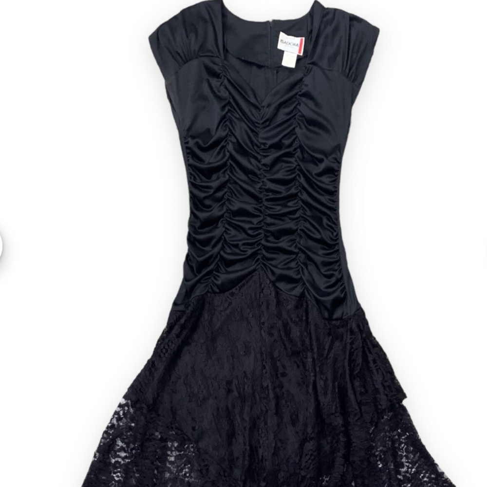 Isadora 80s ruched lace goth dress